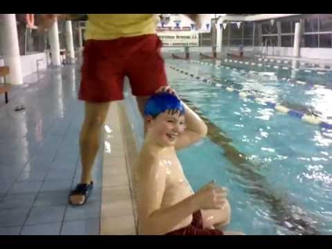 How to put on a swimming cap - the funny way