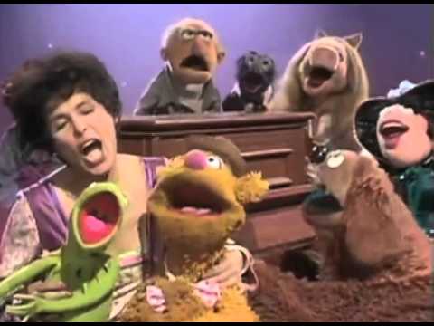 Snoop Dogg | Who Am I (What’s My Name) | Muppets Version