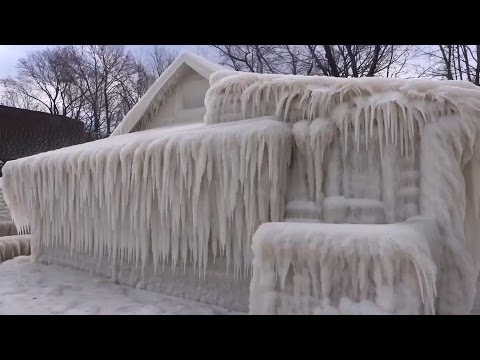 Real: Wind off Lake Ontario encases local house in ice