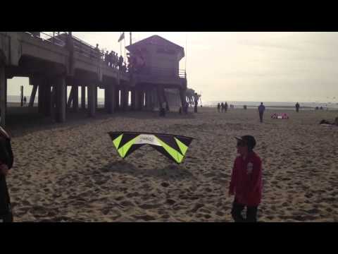 Craziest and Funniest Stunt Kite Ever at Huntington Beach, California