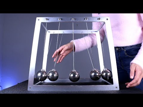Amazing Demonstration Of A Giant Newton&#039;s Cradle!