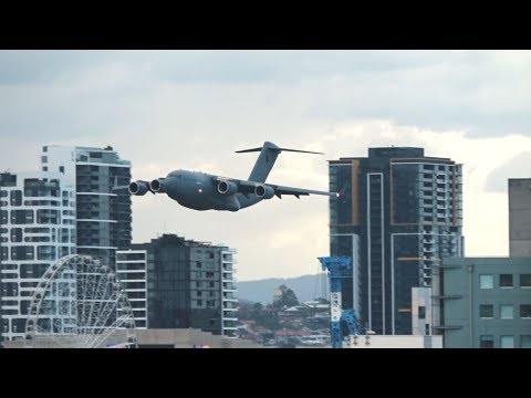 RAAF C-17 Globemaster + Roulettes | Brisbane Riverfire 2018 Flying Displays