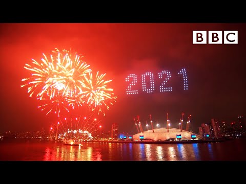 London&#039;s 2021 fireworks 🎆 Happy New Year Live! 🔴 BBC