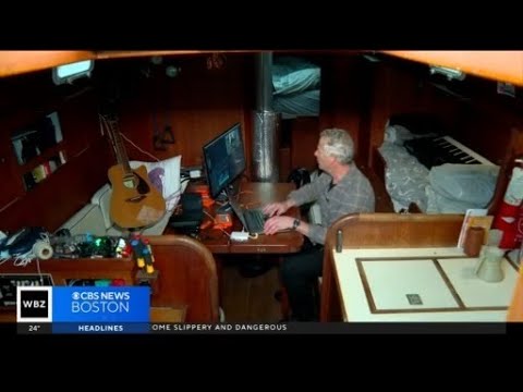 What it&#039;s like to live on a boat in Boston during the winter