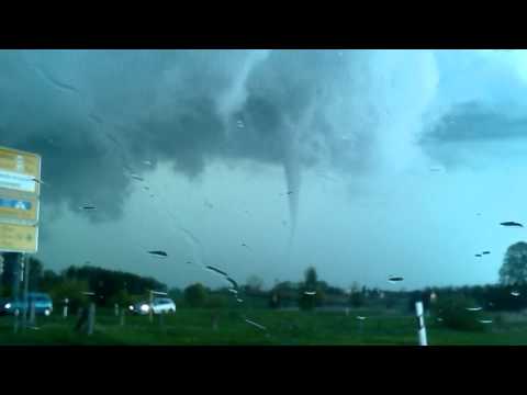 05.05.2015 Tornado in der Nähe von Rampe, M-V