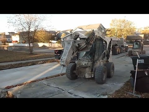 This Guys Has Some Serious Mini Loader Skills