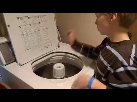 &quot;Whirled Beat&quot; 10-year-old boy drumming washing machine (original version)