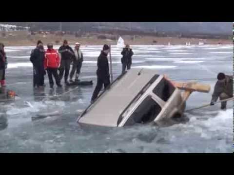 How to pull out car from a frozen lake. Russian style