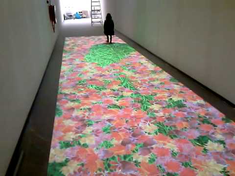 Interactive floor with leaf effect