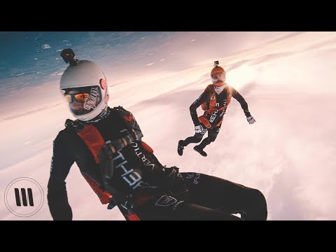 SUNSET FREE FALL /// Skydiving with a RED