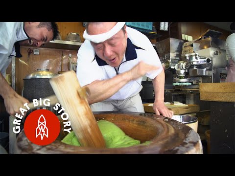 Pounding Mochi With the Fastest Mochi Maker in Japan