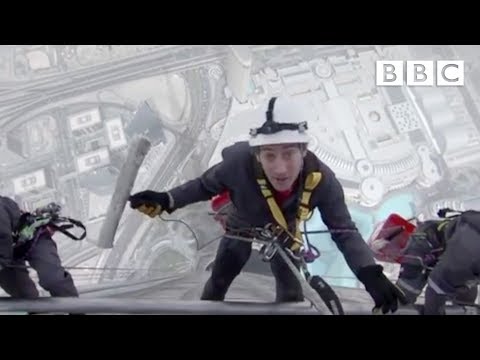 Cleaning the world&#039;s tallest building | Supersized Earth - BBC