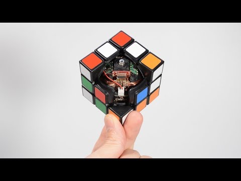 Self Solving Rubik&#039;s Cube