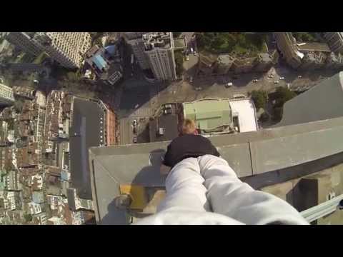 40 STORY BUILDING CLIMB and handstand on the edge!: stomach turning.